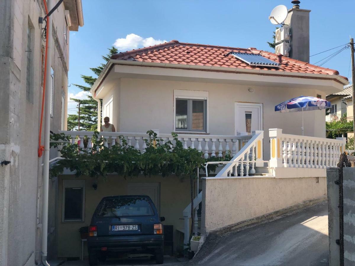Mi-ma Ul. Prilaz 1 51250, Novi Vinodolski, Hrvatska Apartamento *